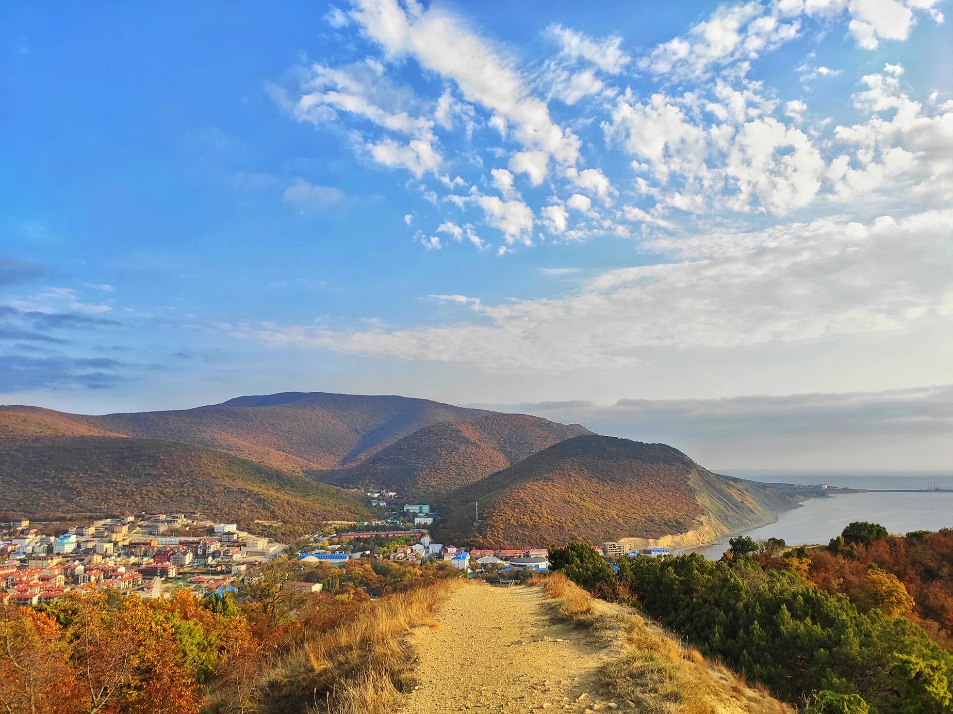 Гора Сукко в Анапе. Долина Сукко Краснодарский край. Анапа Долина Сукко природа. Поселок Сукко гора. Отдых в краснодарском крае 2023