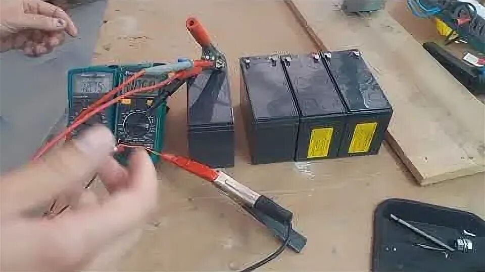 Зарядка для аккума бесперебойника. Как заряжать бесперебойник. Аккумуляторный зарядник из бесперебойника. Ups бесперебойник автомобильный аккумулятор зарядка. Ups бесперебойник автомобильный аккумулятор зарядка.