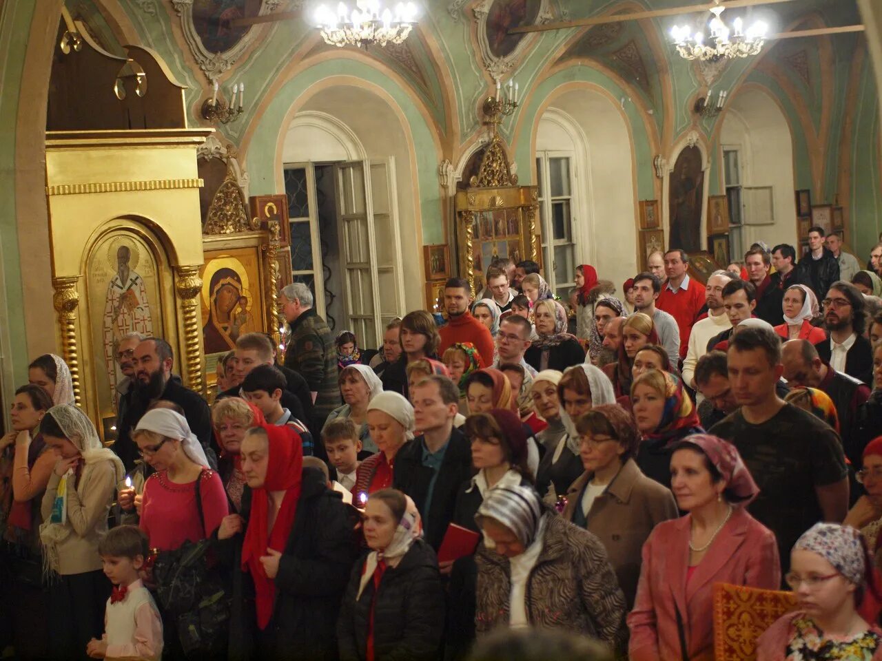 собор в богоявленском кремлевском монастыре в москве. иверское благочиние. богослужение в храме богоявления. богослужение в храме богоявления. богослужение в храме богоявления.