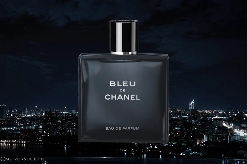 Chanel bleu мужские купить. Chanel bleu de Chanel 10 мл. Blue de Chanel SUV. Bleu de Chanel Гийом Кане. Bleu de Chanel на белом фоне.