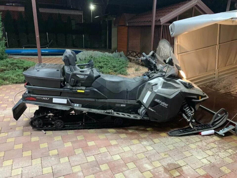 Снегоход brp 1200 expedition. Снегоход brp 1200 expedition. Ski-doo expedition se 1200. Expedition se 1200. Brp expedition 1200 se.
