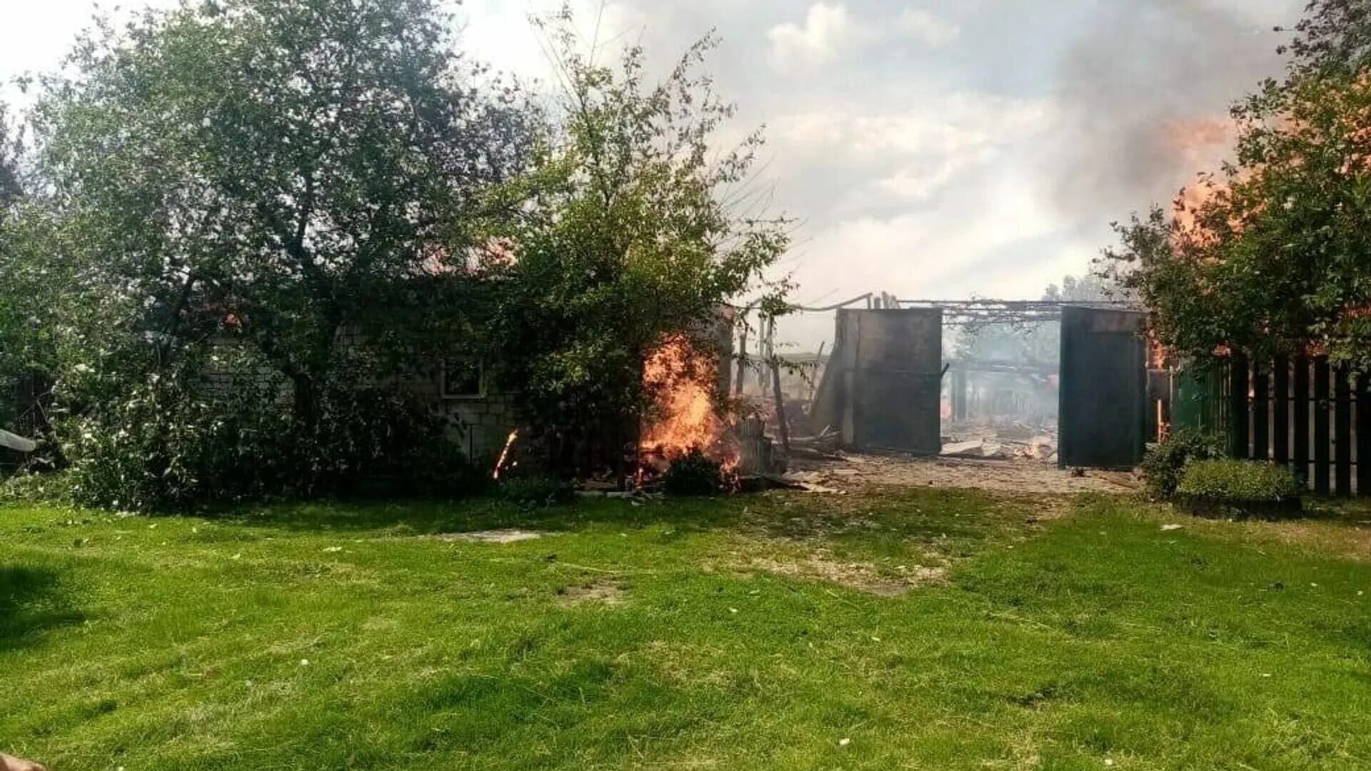 Брянск новости обстрел брянская. Поселок Случевск. Случевск Погарский район Брянская область. Обстрел села Случевск Погарского района Брянской области. Село Случевск Погарский район Брянская область.