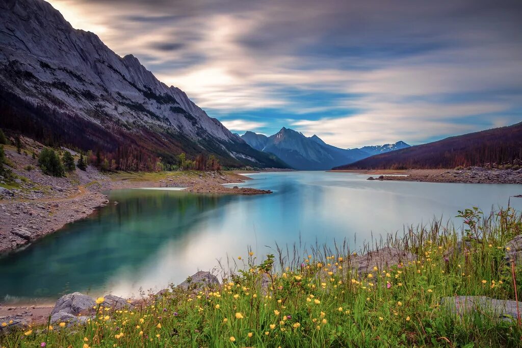 Красивые пейзажи фото. Пейзаж. Картинки пейзаж. Канада пейзажи. Красивые пейзажи Канады.