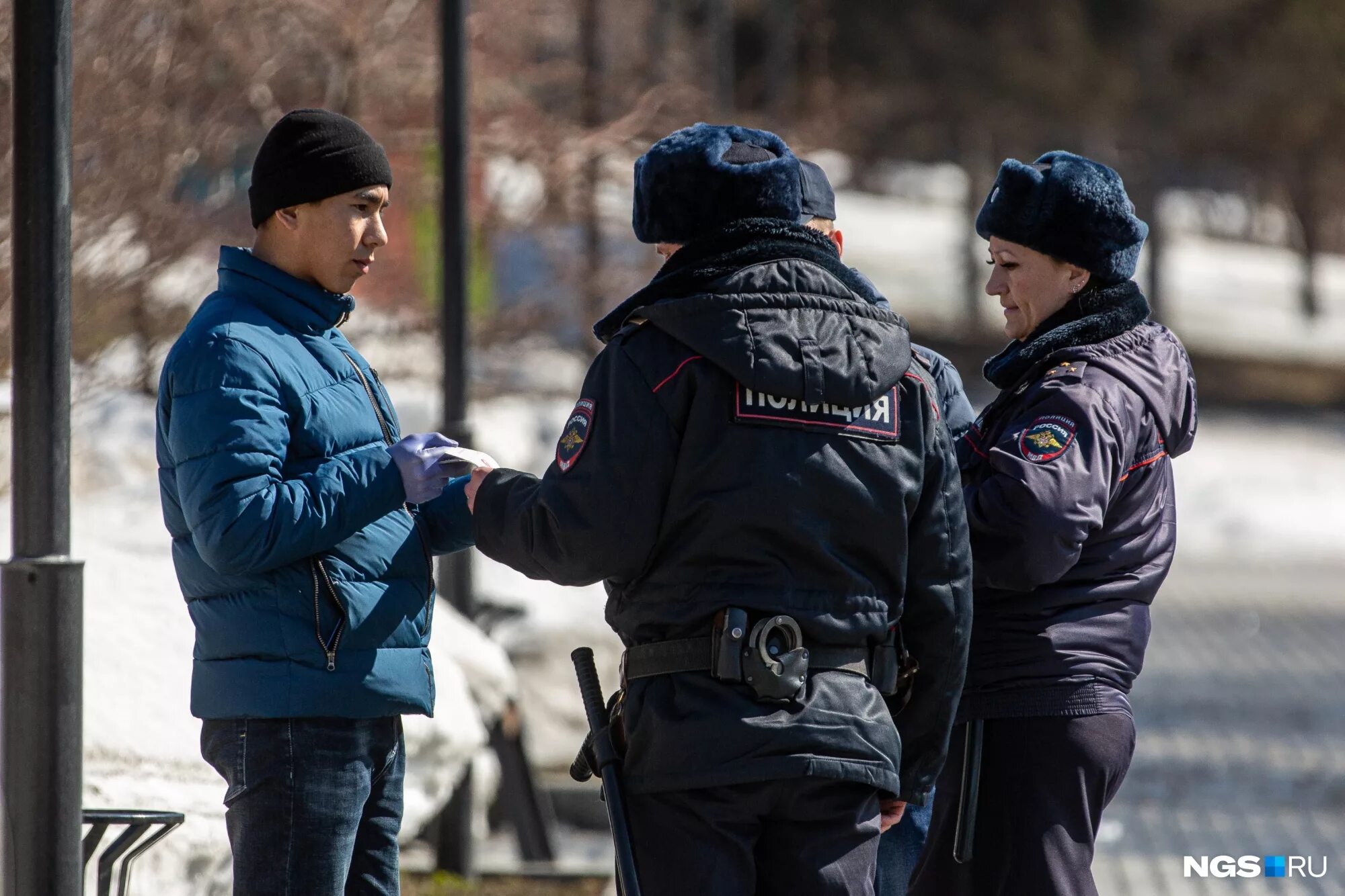 Комендантский пункт. Комендантский час полиция. Нарушение комендантского часа. Штраф за несоблюдение комендантского часа. Комендантский час в Новосибирске.