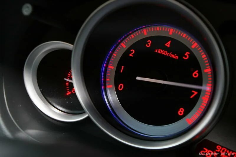 спидометр стрелка в красной зоне. где смотреть обороты в машине. спидометр в красной зоне. спидометр бензина. красная зона тахометра.
