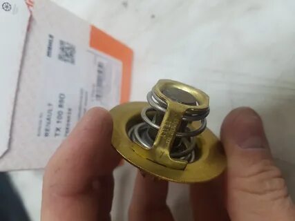 Рено логан какой поставить термостат