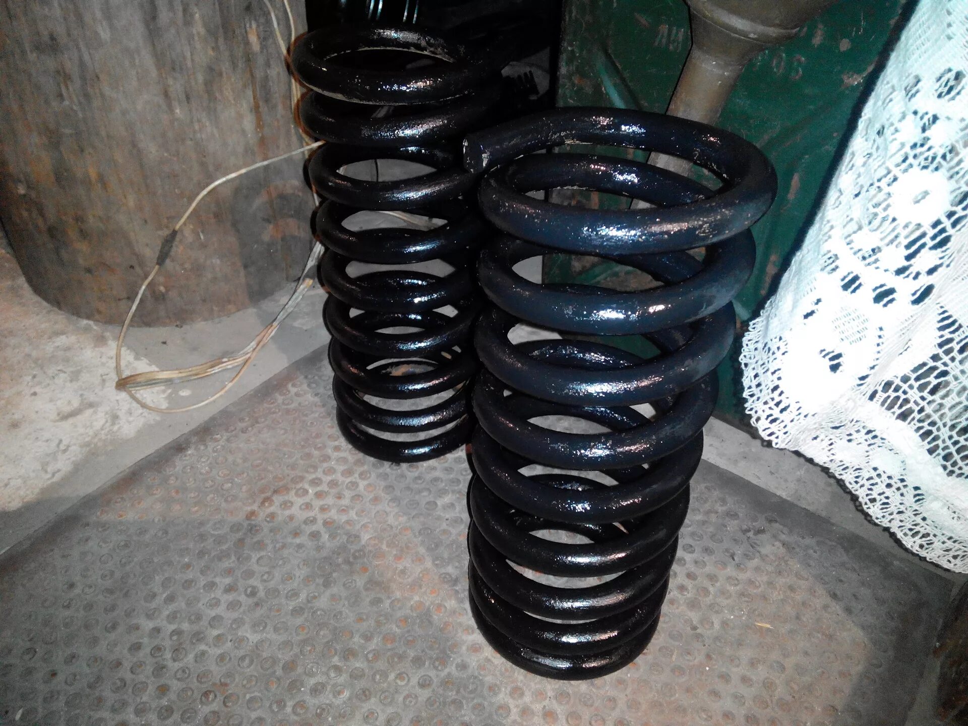 Пружина амортизатора мотоцикла иж. Пружины передние москвич 412. пружины москвич 412 570 кг. передние и задние пружины москвич 2140. пружина передняя москвич 412.