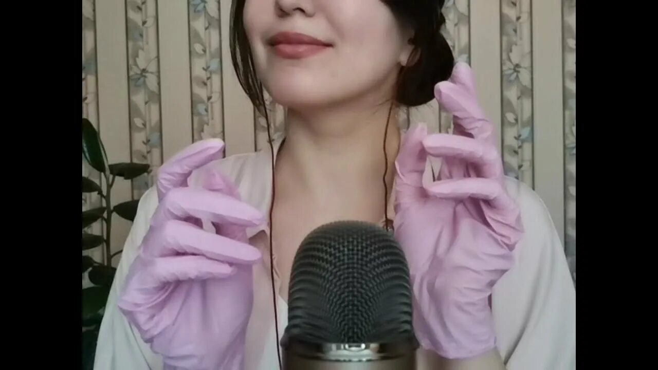 Tangerine asmr. Звуки перчаток АСМР. Звуковая перчатка. ASMR Lily Dior. Yuli ASMR.