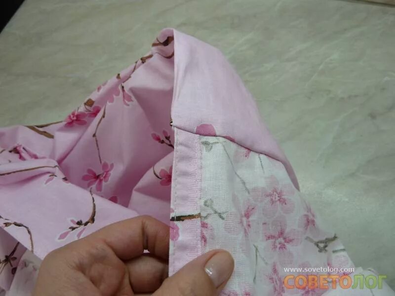 Отверстие в пододеяльнике. Бельевой шов для простыни. Детский пододеяльник с дыркой. Обработка пододеяльников. Пододеяльник с прорезью сбоку.