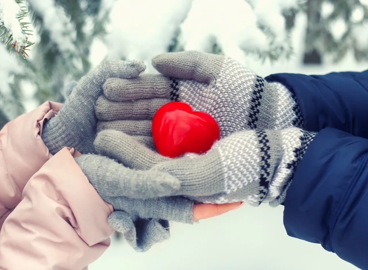 Холода нас греют ближе к семье. Холода нас греют ближе к семье. Холода нас греют ближе к семье. Грузинская художница нино чакветадзе зима. Греет руки.