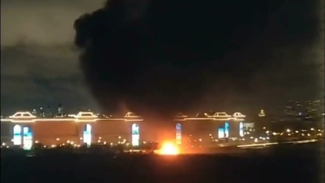 Что горит в москве на набережной. Пожар в москве 2025. пожар на нагатинской сейчас. пожар на нагатинской набережной. пожар остров мечты сейчас.
