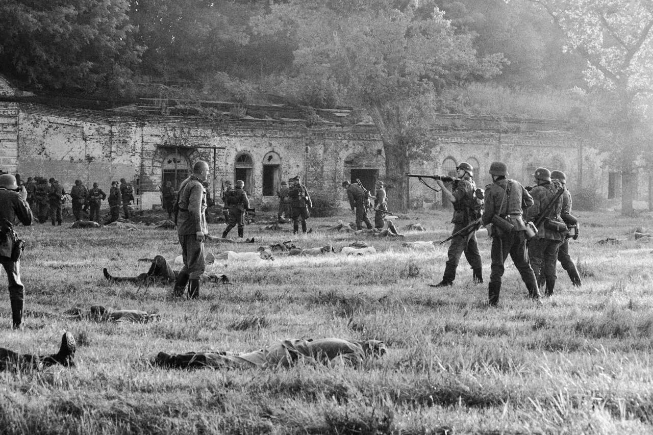 Брестская крепость 1941. Брест сражение. Брестская крепость 1941. 22 июня оборона брестской крепости. ).