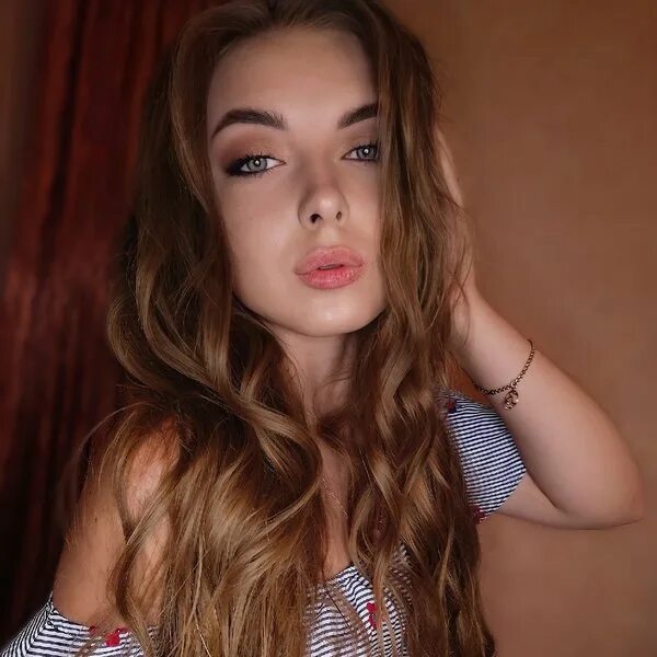 Красотки курска. Вирсавия курск юля. Красивые девушки курска. Красивые девочки курск. Красивые девушки города курска.