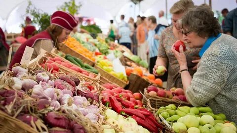 Ярмарка на большевистской