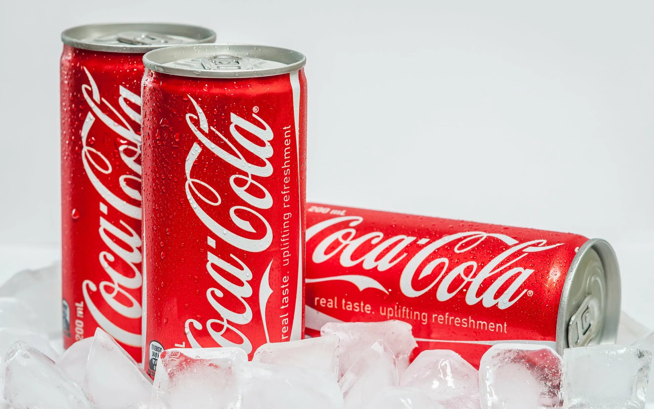 Coca cola отзывы. Газированный напиток coca-cola classic. банка кока колы 0.33. напиток coca-cola 330мл. кока кола 05 жб.