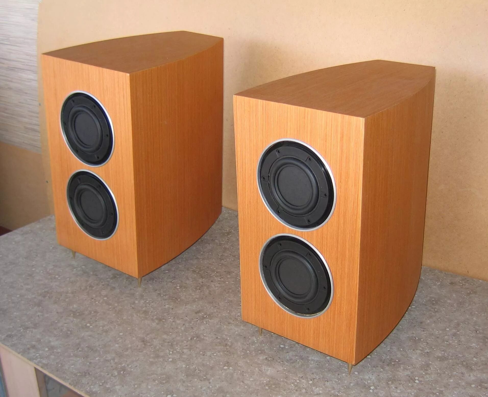 Teac 20 колонки m754. Amp динамик широкополосный эстрадный 100вт. Колонки на visaton sc10n + visaton w170s. Полочники jbl. Акустика 20.