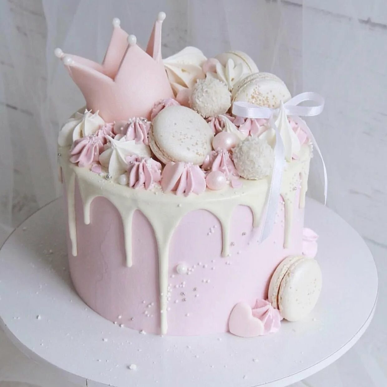 Красивый торт на рождения девочки. Торт нежный. Нежный тортик для девочки. Нежный торт для девочки. Стильный торт для девочки.