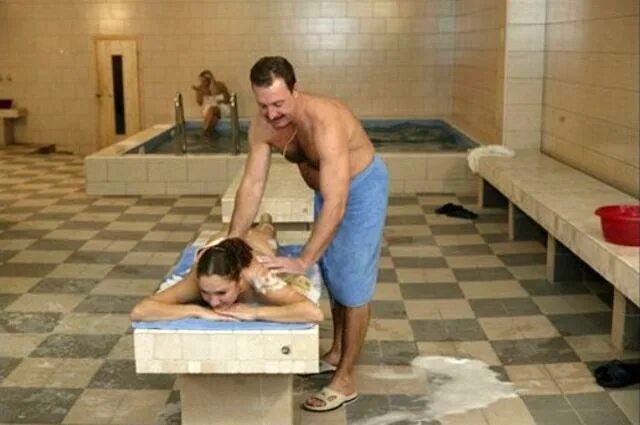 камера в женской сауне. камера женская общественной бане. подглядывание в общественной бане. скрытые видеокамеры в бане.