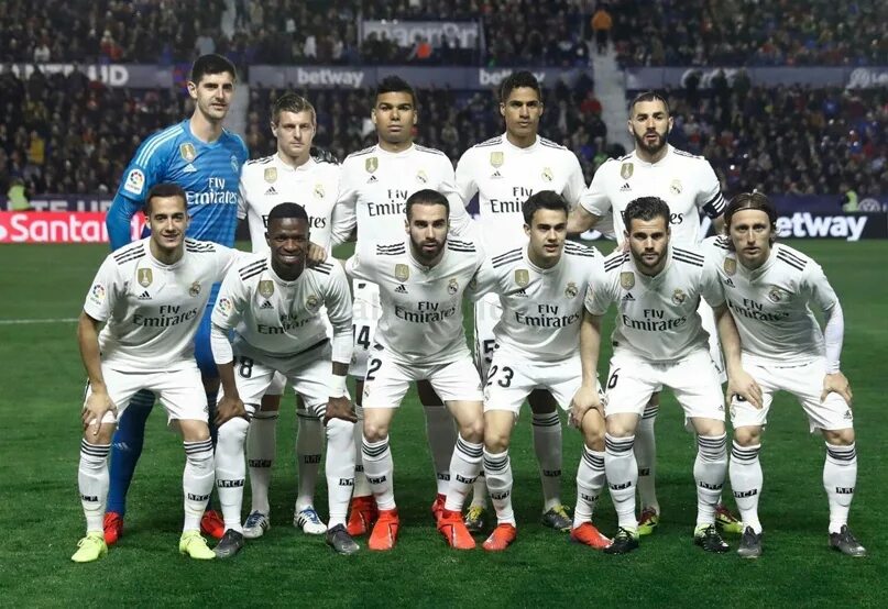 We from madrid. Реал мадрид футбольный клуб состав. real madrid команда 2025. команда реал мадрид 2025. реал мадрид состав команды.