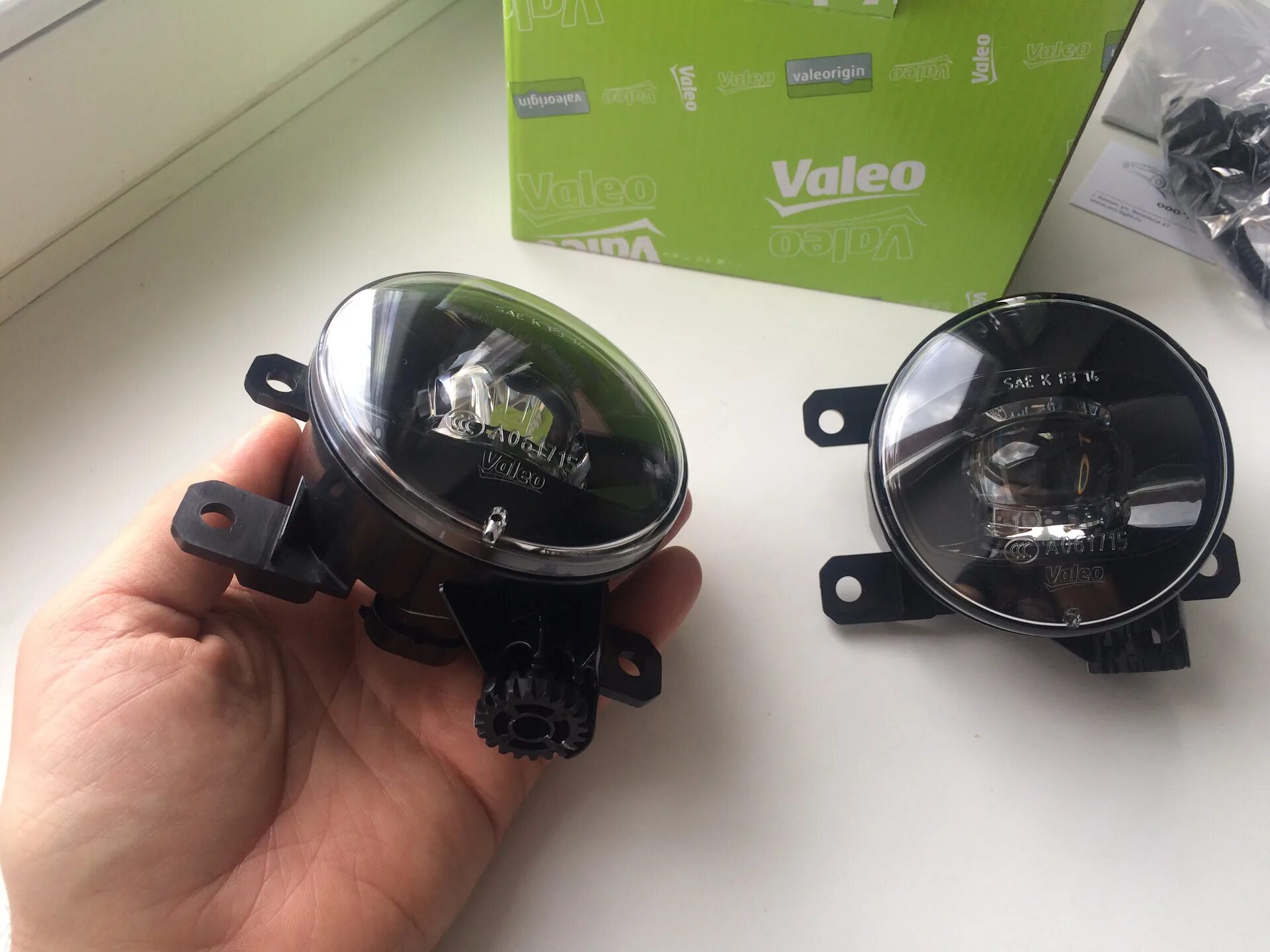 Противотуманные фары valeo. VALEO 047414 фары противотуманные. VALEO led Fog 047414. Led ПТФ VALEO. Лед ПТФ Валео.