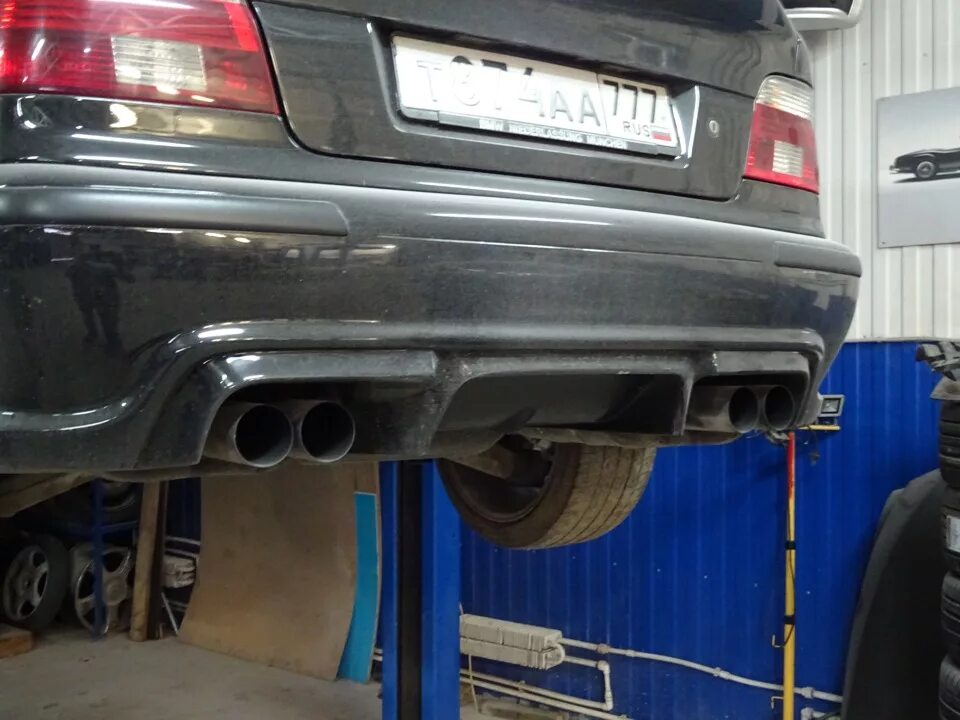 Диффузор бмв е39. Задний диффузор bmw e39. диффузор на задний бампер бмв е39. диффузор бампера бмв е39. бмв е39 задний м бампер диффузор.