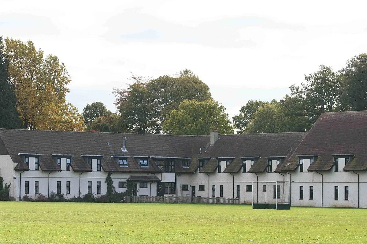 Field school. Полевая школа. «prior’s field school». puttenham priory (путтенхемский монастырь),. чартерхаус выпускники чартерхауса.