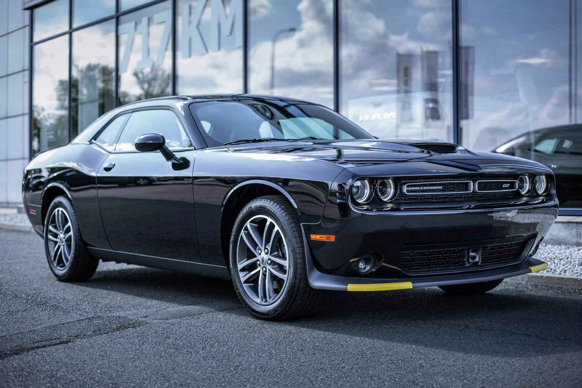 Новый челленджер. Dodge Challenger 2017 gt. Dodge Challenger 2022. Додж Челленджер 2022. Dodge Challenger gt.