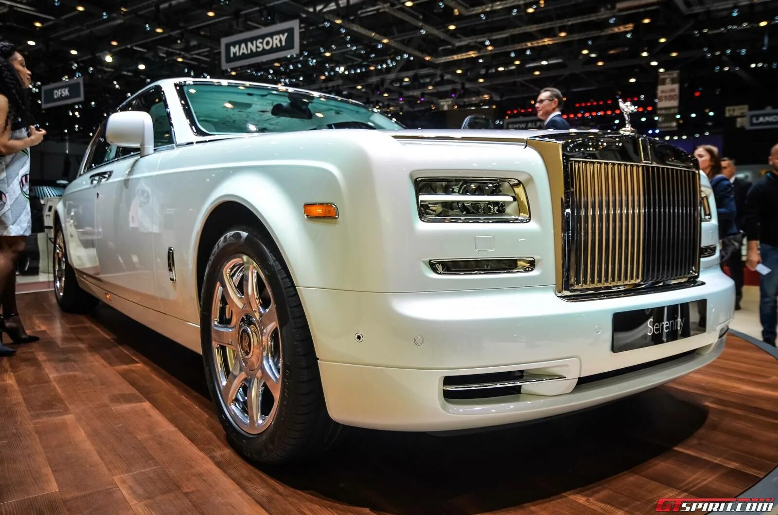 Звезды дороже чем ролс ройс. Роллс Ройс 2017. Rolls-Royce Serenity. Самый дорогой Роллс Ройс в мире. Рос Ройс самый дорогой Роллс.