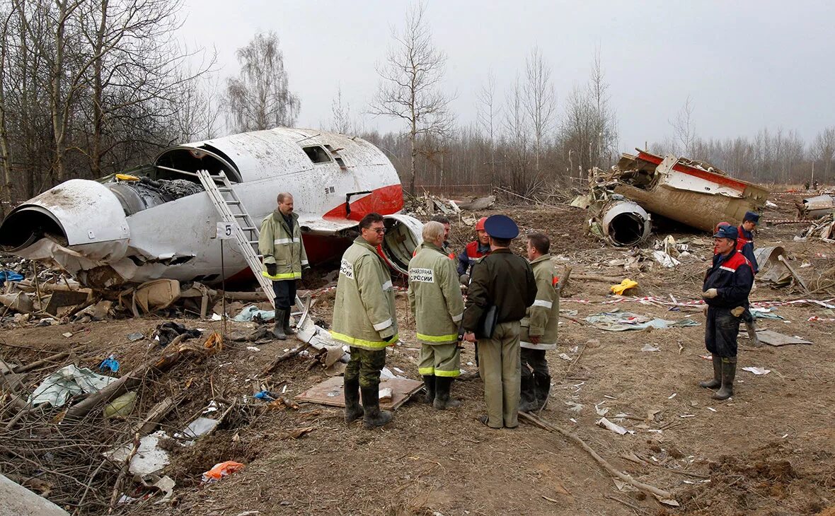 Авиакатастрофа 2010. Катастрофа ту-154 в Смоленске. Катастрофа польского ту-154 под Смоленском. Катастрофа в Смоленске президентского ту-154. Ту 154 Качиньского крушение.