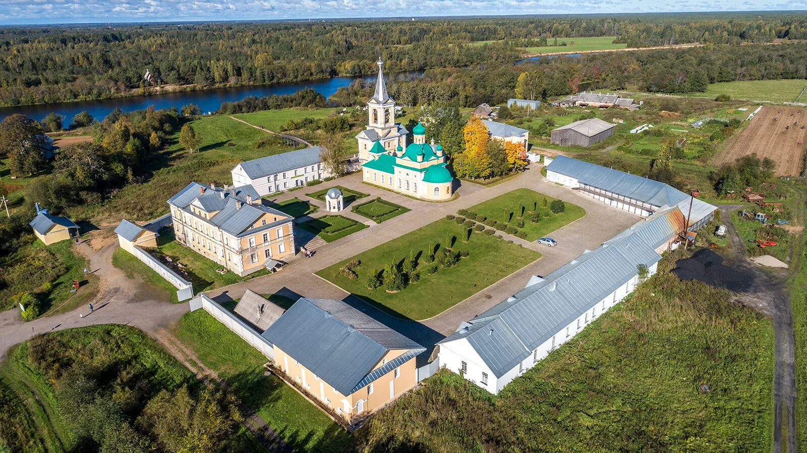 Экскурсии в Введено-Оятский женский монастырь в Ленинградской области