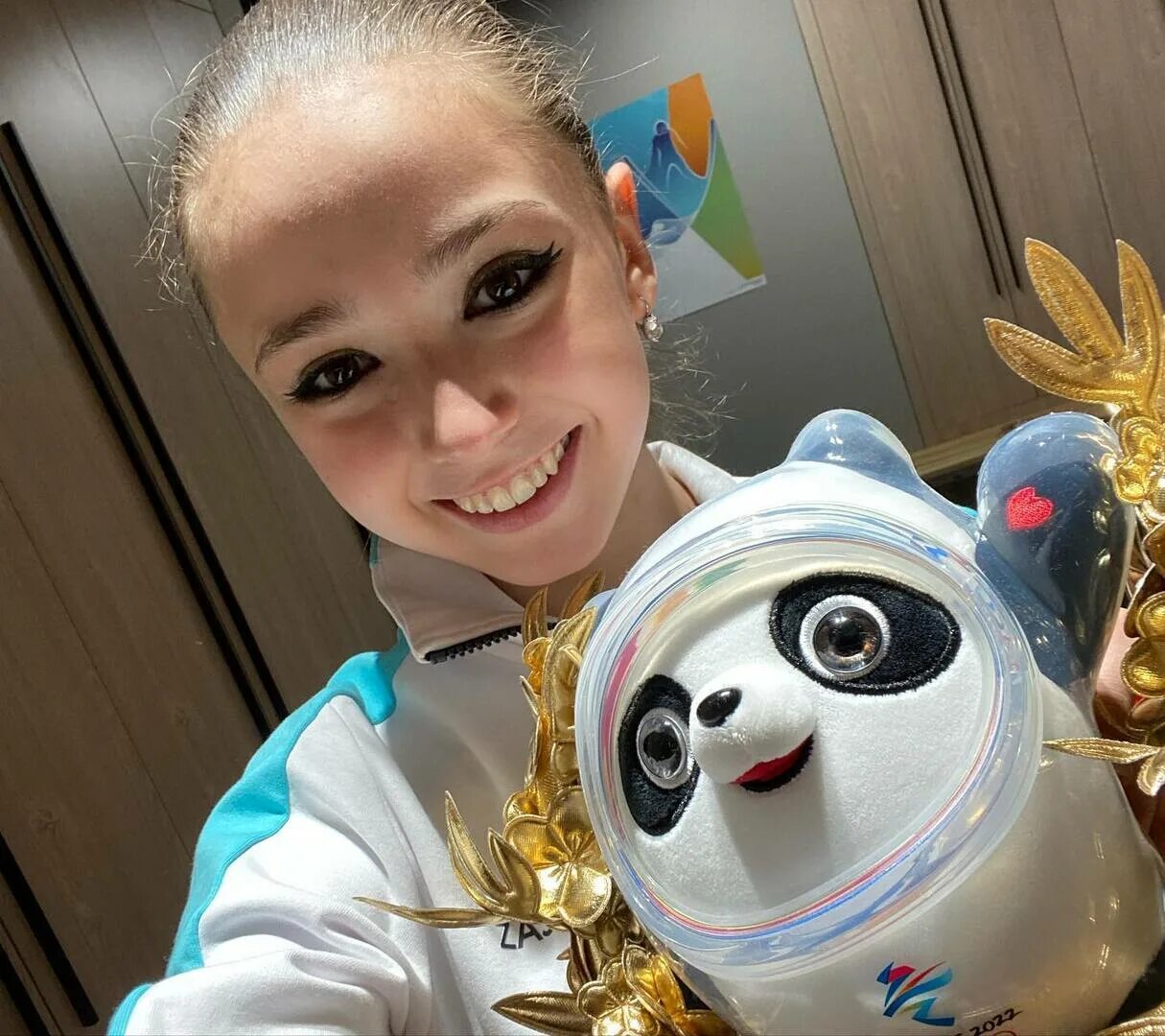 Камила валиева фигуристка. Кондитер с камиллой валиевой. Камила валиева в кремле. Валиева инстаграм. Кондитер с камиллой валиевой.