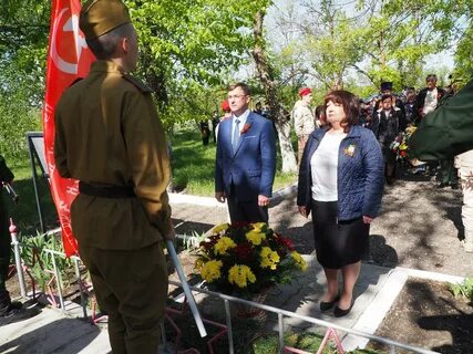 Торжественно светло