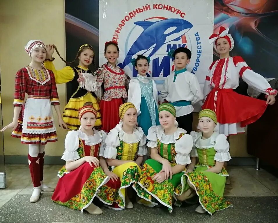 Лада 99 зеленая. Тк кит логотип. Маленький кит. Компания два кита. Конкурс кит 2021.