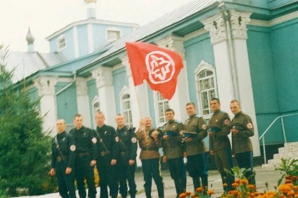 Русское национальное общество. РНЕ русское национальное единство. РНЕ 1993. Чернорубашечники РНЕ. Бойцы РНЕ 1993.