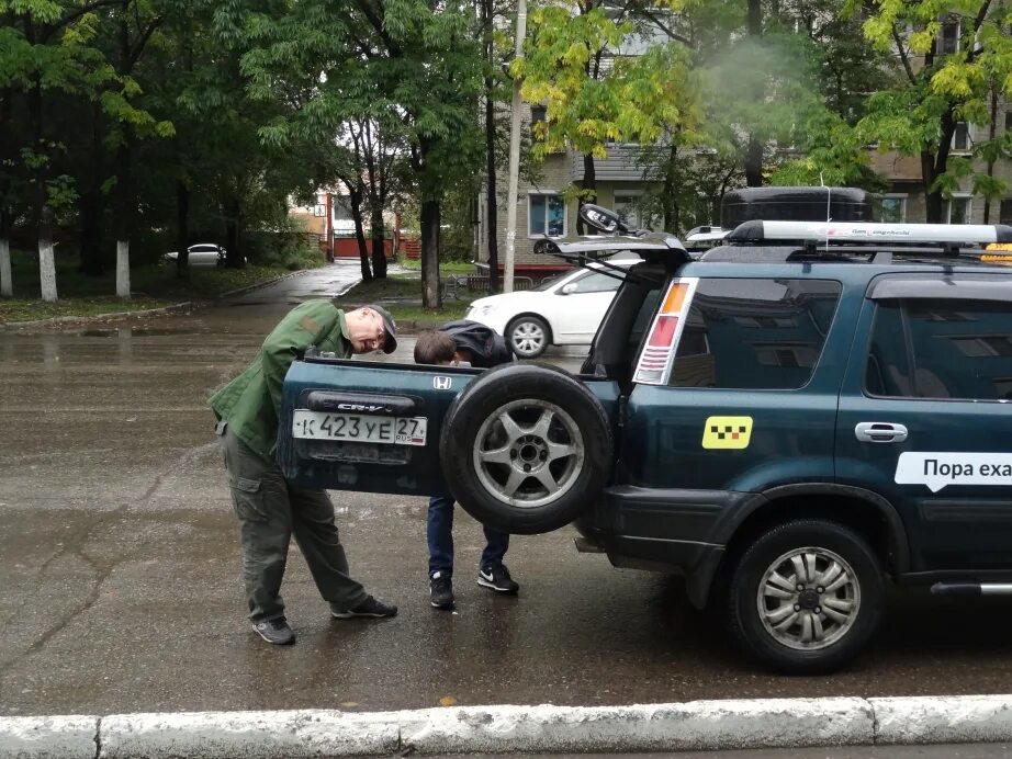 Такси в комсомольском на амуре. Такси Комсомольск-на-Амуре. Тойота ГПН такси.