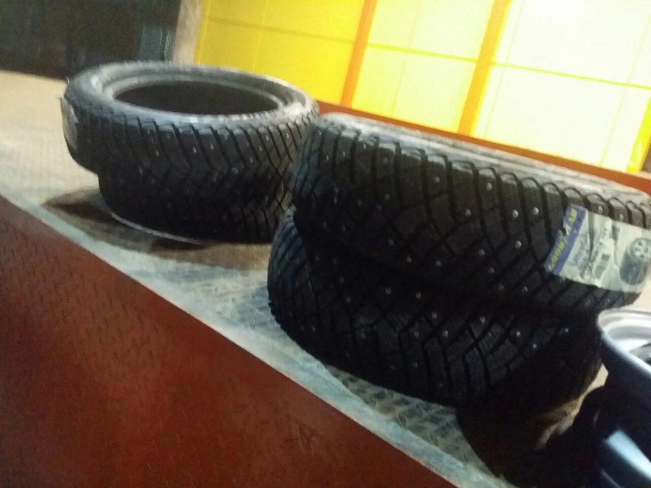 Шины 155 65 14. Goodyear ice arctic 155/65 r 14 зимняя резина. goodyear ultragrip extreme 155/65 r14. колеса матиз гудиер зимние. резина 2113.