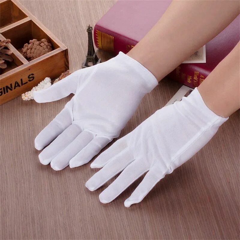 Какие перчатки можно получить. Хлопчатобумажные перчатки Mavala Gants Gloves. Хлопковые перчатки для рук. Перчатки хлопковые косметические. Тканевые перчатки для рук.
