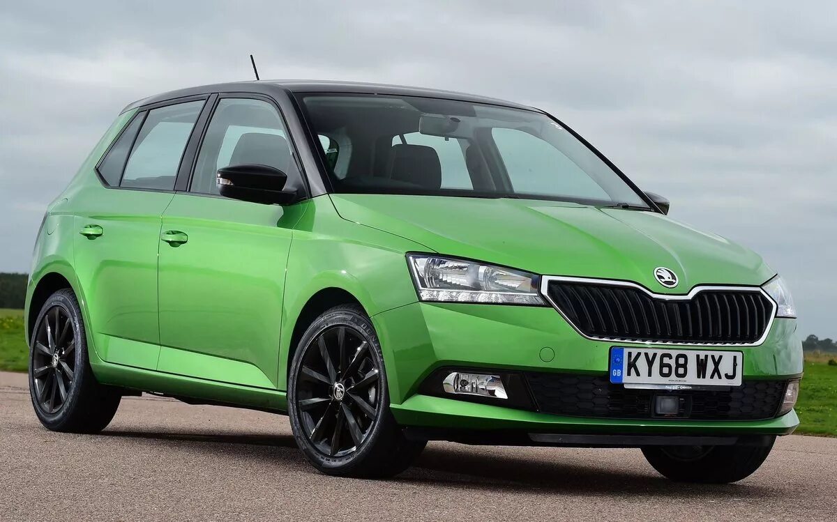 Шкода страна производства. Skoda Fabia Edition. Шкода Фабия цвета. Шкода Фабия на стиле. Skoda Fabia styling.