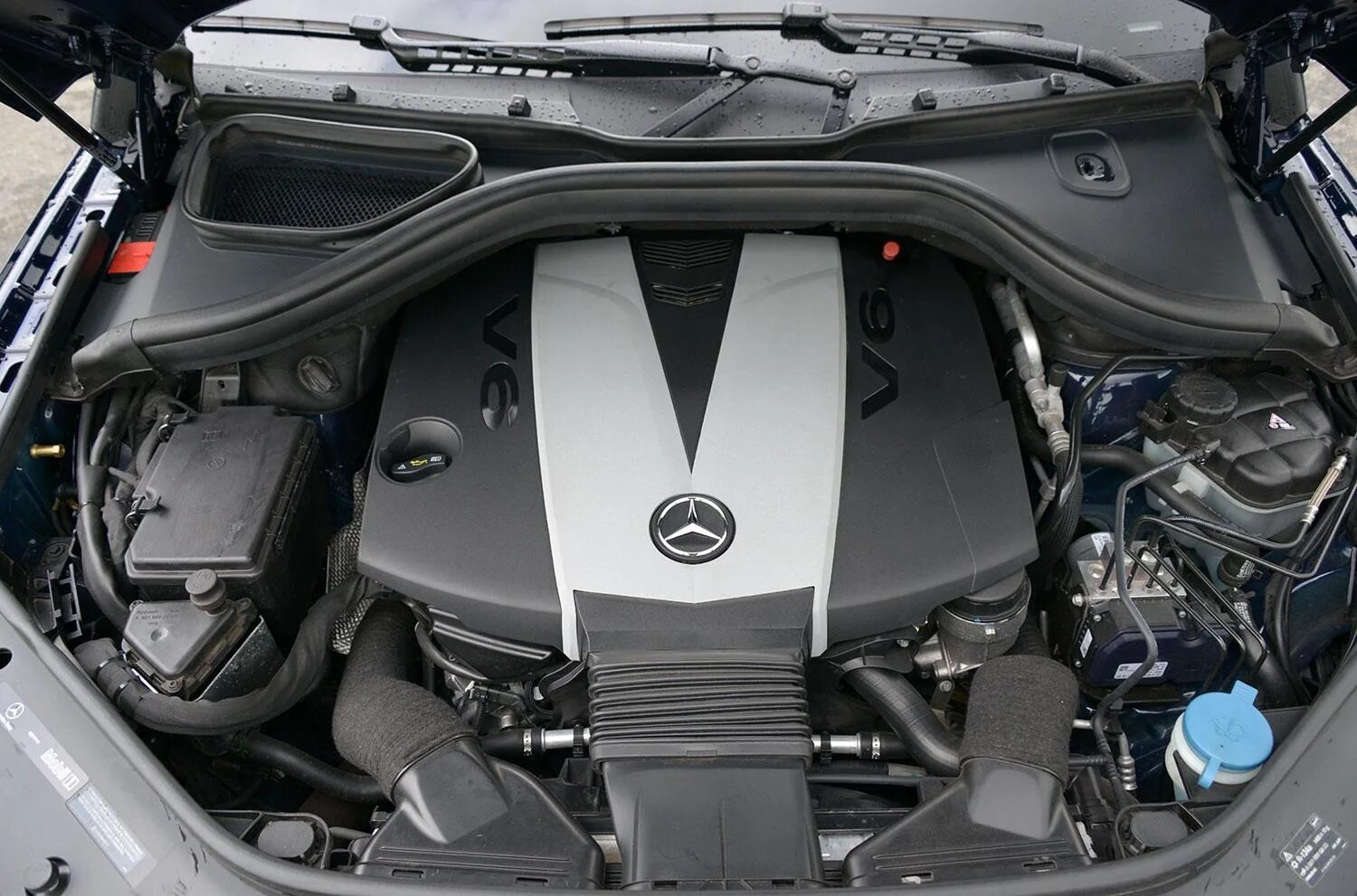 Двигатель мерседес v6. Mercedes-benz m156. Мл 350 w166 двигатель. Моторы мерседес мл. Мерседес мл амг 63 166.