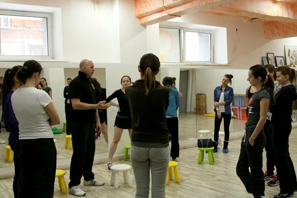 Training moscow. Тренинг с переменками. trainee in moscow группа. trainee in moscow команда. москоу волка экскурсии.