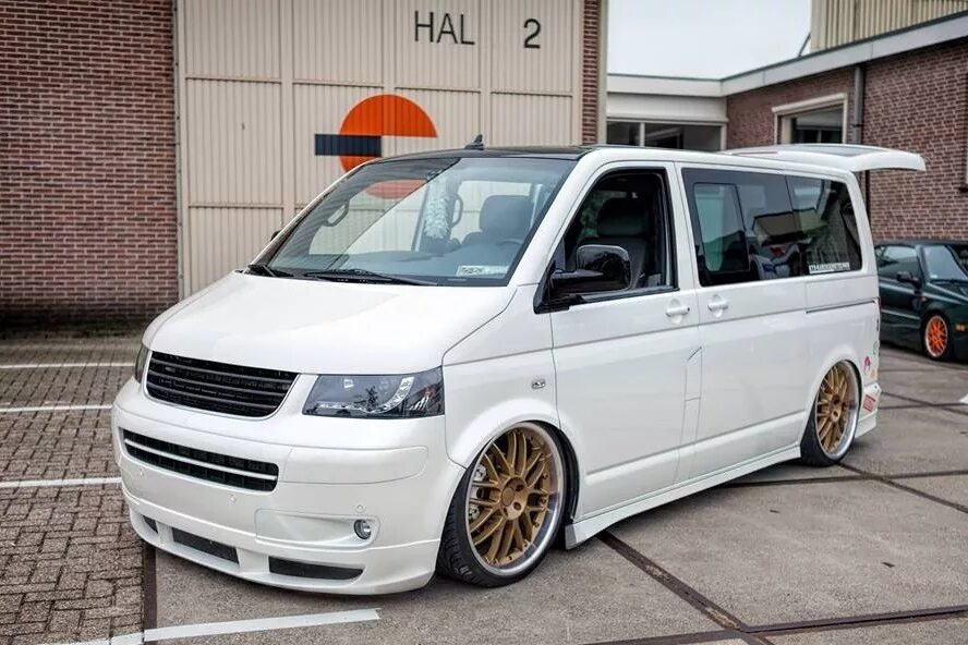 Тюнинг фольксваген т5. VW t5 Tuning. VW Caravelle t5 Tuning. Transporter t5 Tuning. VW Transporter t5 stance.