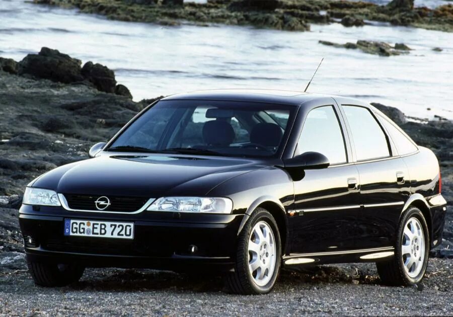 Вектра б года выпуска. Opel Vectra b 1999-2002. Opel Vectra 1999. Опель Вектра 1999. Опель Вектра 1999 хэтчбек.