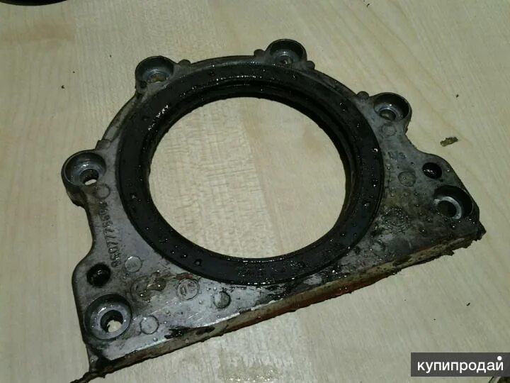 6 задний сальник коленвала. Крышка сальника коленчатого ваз 2112. Задний сальник коленвала тойота королла. Крышка заднего сальника коленвала м104. 00.