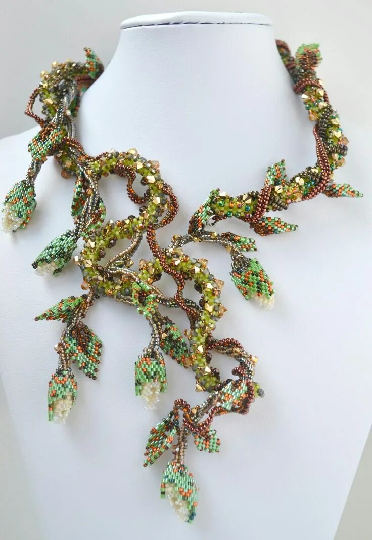 Идеи украшений из бисера. Seed bead колье. бисерные украшения. бижутерия из бисера. шикарное колье из бисера.