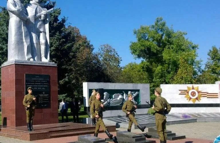 Парк Победы Белореченск. Краснодарский край Белореченский район Центральная площадь. Парк Победы Белореченск фото. Освобождение Белореченского района. Новоалексеевская краснодарский край белореченский район