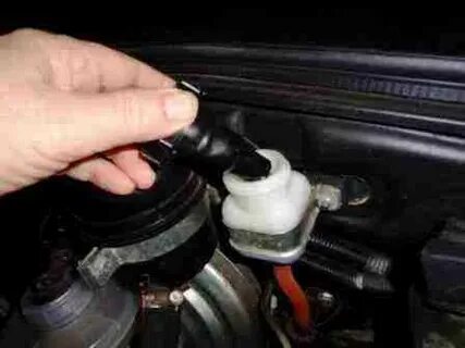 Нива 2131 расширительный бачок сцепления. Нива в сцепление что заливают. Тормозной бачок нива шевроле. Нива в сцепление что заливают. Тормозная жидкость нива шевроле.