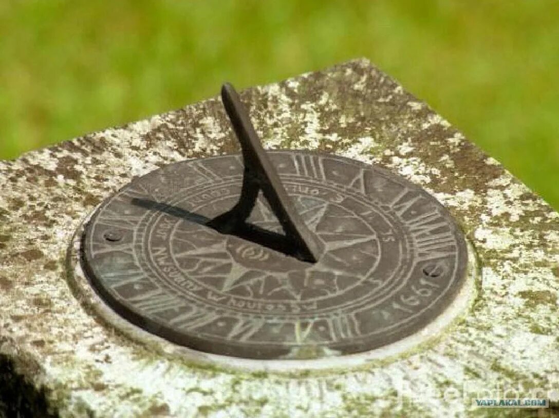 Солнечные часы гномон древний египет. Египетский гномон. Зачарованных солнечных часов. Солнечные часы в древнем китае. Гномон древняя греция.