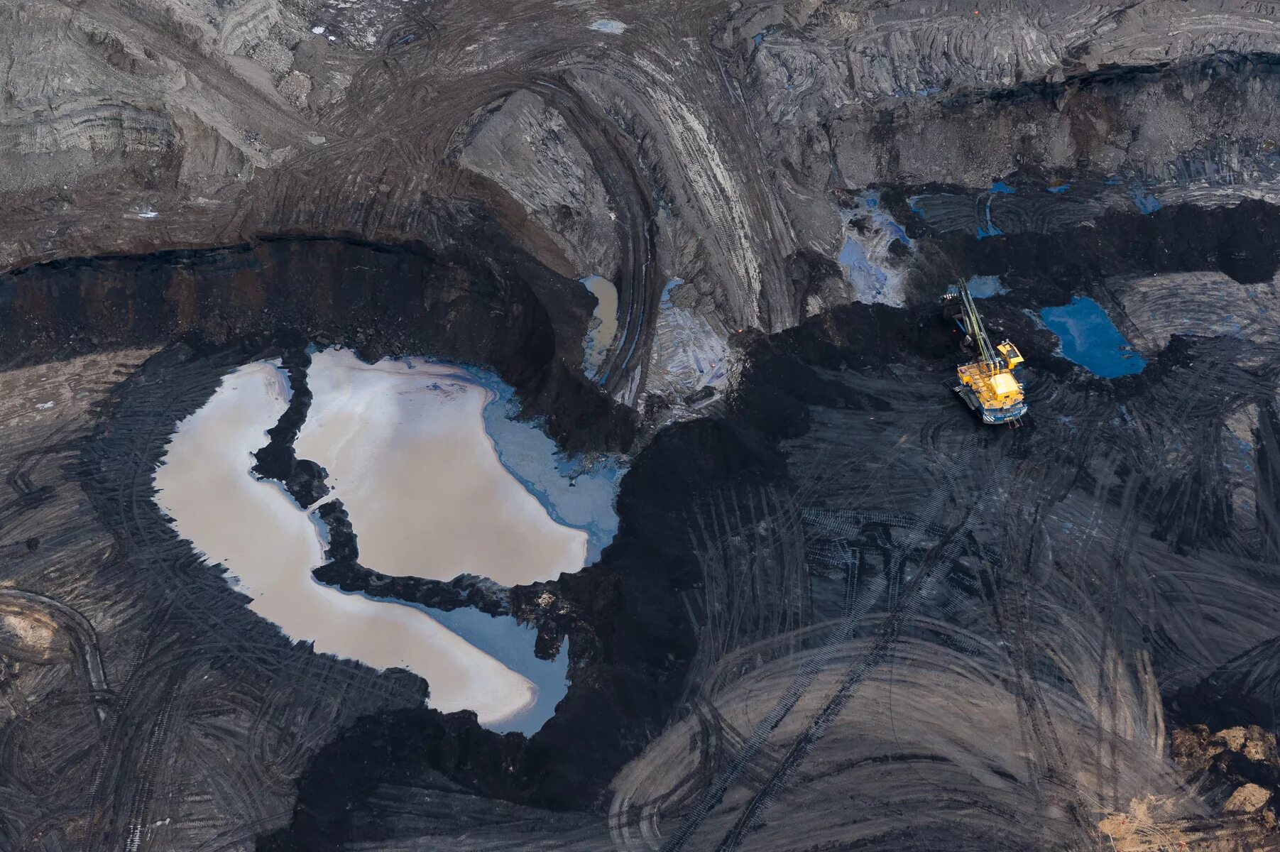 битуминозные пески канады. битуминозные пески канады. нефтеносные пески канады. нефтеносные пески альберты. битумные пески альберты в канаде.