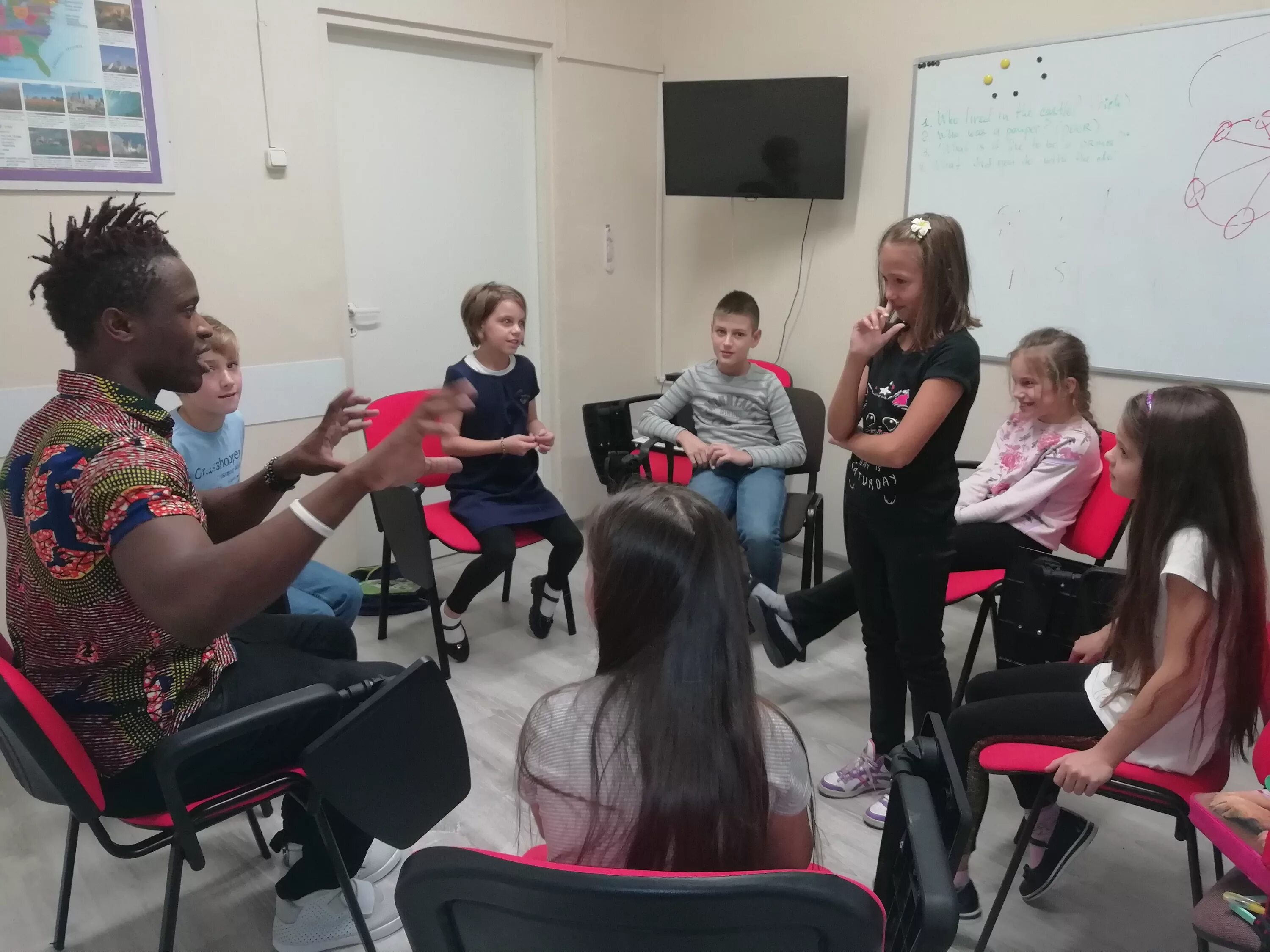 Занятия с носителем английского. Английский разговорный клуб для детей. Занятия с ребенком с носителем языка. Занятия с носителем английского языка. Занятия с ребенком с носителем языка.