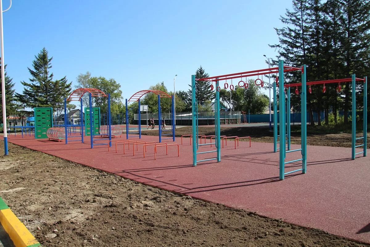 спортивная площадка школа 65 самара. спортивная площадка возле 5 школы смоленск. площадка около школы. спортивная площадка в школе. спортивная площадка около пекшинской сош.